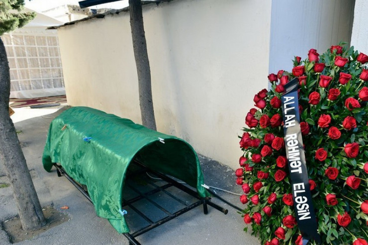 Azərbaycanda 46 yaşlı musiqiçi qəfil vəfat etdi - FOTO