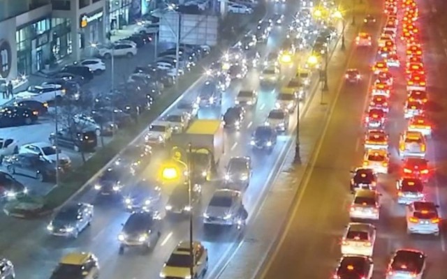 Bu yollarda sıxlıq var - SİYAHI