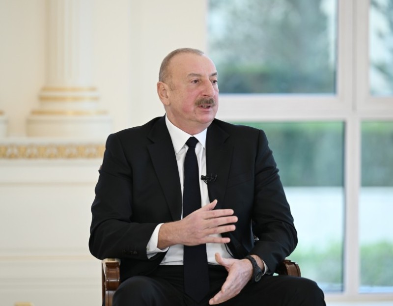 İlham Əliyev yerli televiziya kanallarına müsahibə verib - VİDEO/FOTOLAR + YENİLƏNİB