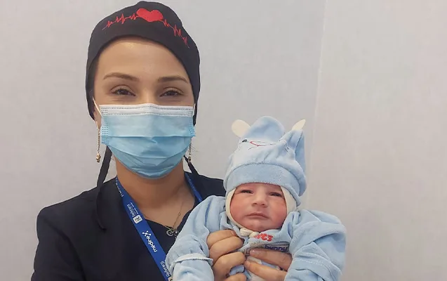 Azərbaycanda 55 yaşlı qadın 32 ildən sonra ana oldu - FOTO