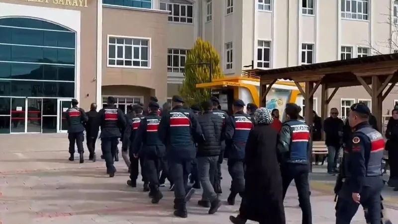 FETÖ əməliyyatı: 45 şübhəli saxlanıldı