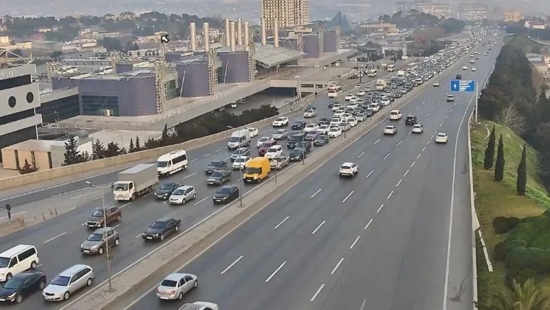 Bakı həftəyə tıxacla başladı - SİYAHI