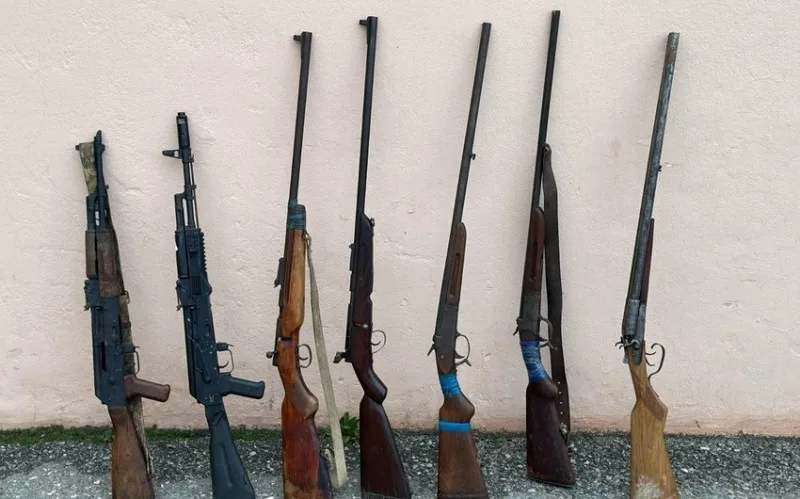 Tərtərdə kənddən silahlar aşkarlandı