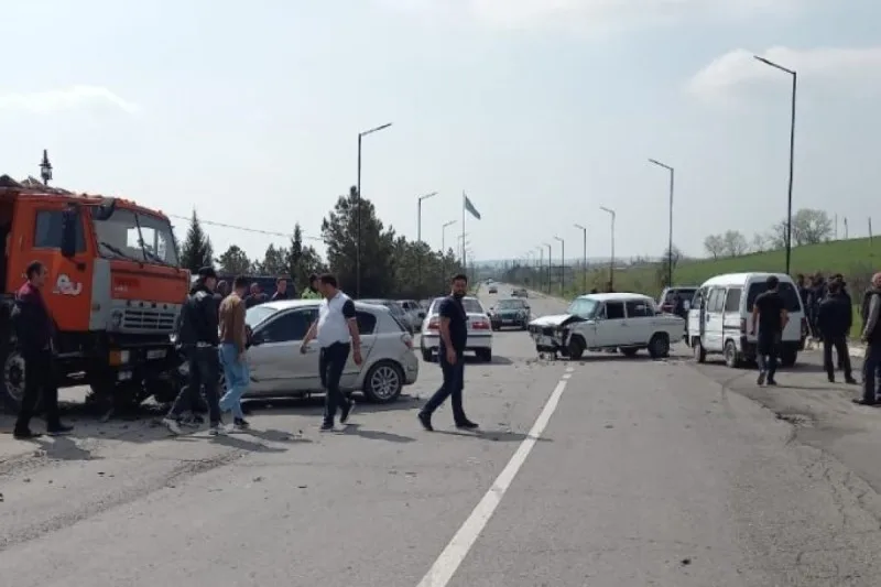 Ağsuda yol-nəqliyyat hadisəsi: 7 nəfər xəsarət aldı- YENİLƏNİB
