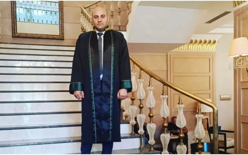 Nüfuz alverində ittiham olunan vəkillə bağlı QƏRAR