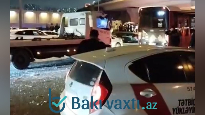 Aeroport yolunda ZƏNCİRVARİ QƏZA: Ölən və yaralanan var - VİDEO - YENİLƏNİB