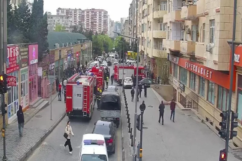Bakıda yaşayış binasında yanğın söndürülüb - YENİLƏNİB - FOTO - VİDEO