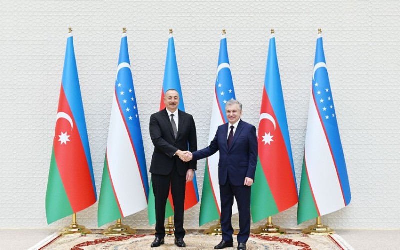 Mirziyoyevlə İlham Əliyev arasında telefon danışığı olub