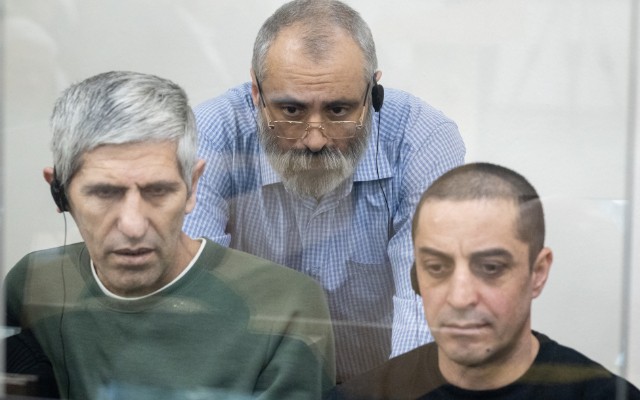 MƏHKƏMƏ: Yaralı azərbaycanlı əsgərlərin üzərinə benzin töküb onları diri-diri yandırıblar - FOTOLAR