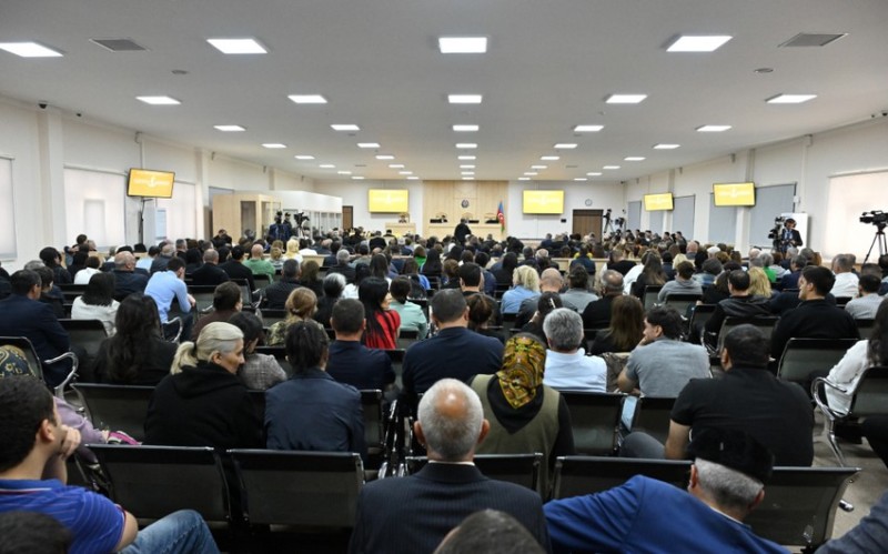 Zərərçəkmiş: Anamı kürəyimə alıb 300 metr apardım, amma qardaşımı...