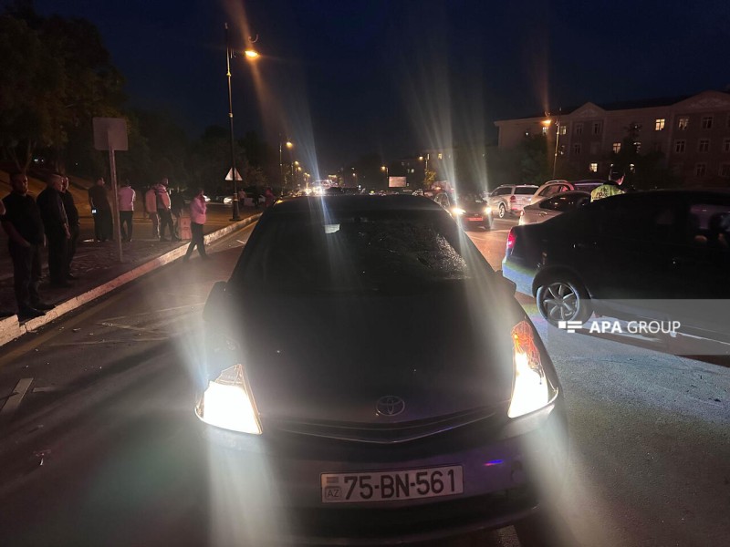Naxçıvanda avtomobil 4 nəfəri vurdu - FOTO