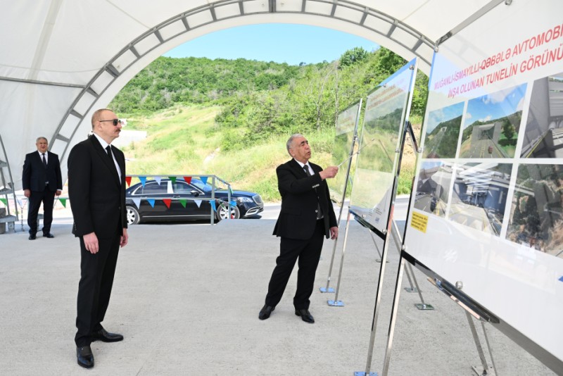 Prezident avtomobil yolundakı işlərlə tanış oldu - FOTOLAR - YENİLƏNİB