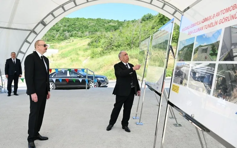 Prezident avtomobil yolundakı işlərlə tanış oldu - FOTOLAR - YENİLƏNİB