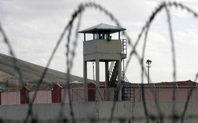 Bakıda həbsxananın damı çökdü: məhkum yaralandı