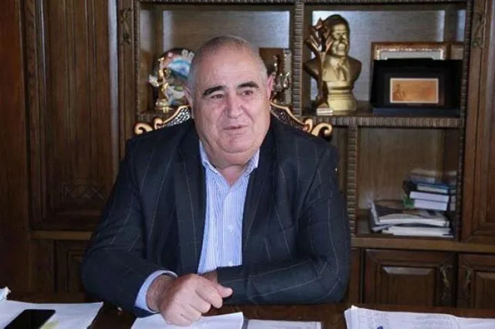 “Mən niyə pul verməliyəm ona?”