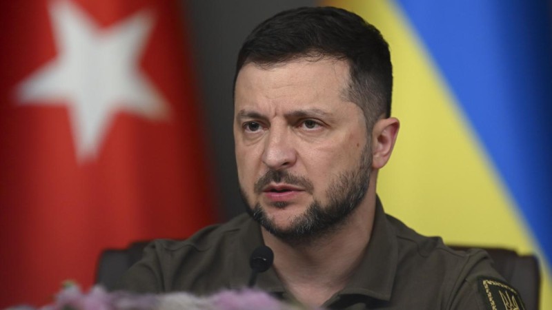Zelenski: Ukrayna ayda 27 minə qədər insanı səfərbər edə bilər
