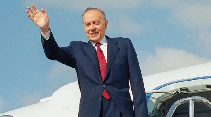 15 İyun: Azərbaycanın dönüş nöqtəsi