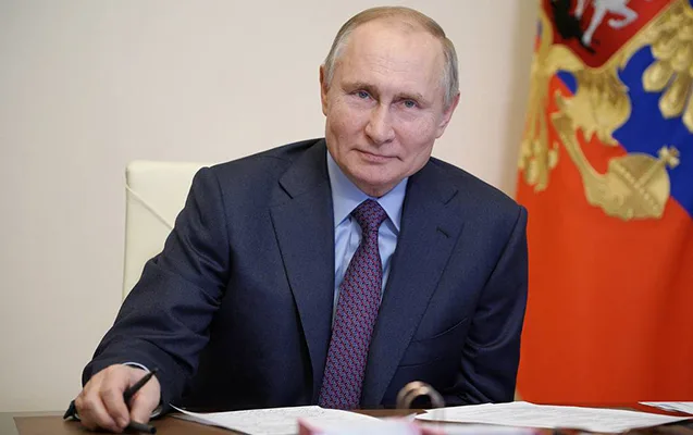 Putin milli messencer xidmətinin yaradılması haqda qanunu imzaladı
