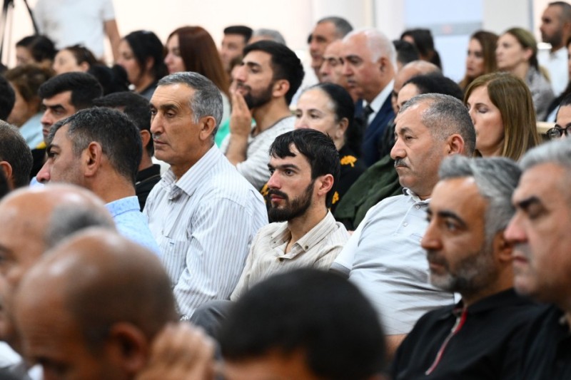 Zərərçəkmişlər erməni cinayətlərindən danışdı, Vardanyan dinlədi - FOTOLAR