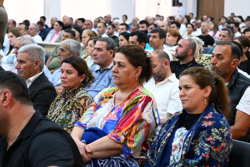 Zərərçəkmişlər erməni cinayətlərindən danışdı, Vardanyan dinlədi - FOTOLAR