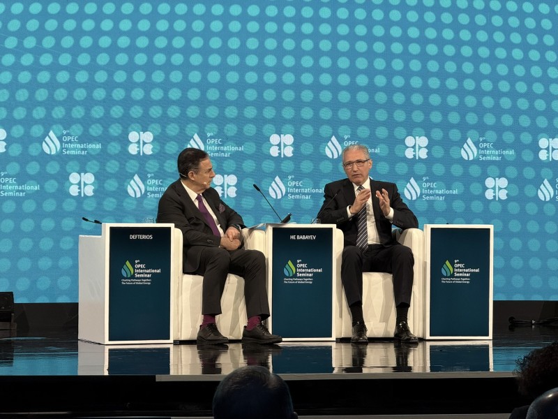 Muxtar Babayevlə Andre Korrea do Laqo OPEC-in seminarında müzakirələr apardılar
