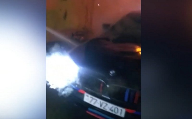 Bakıda BMW yanıb - VİDEO