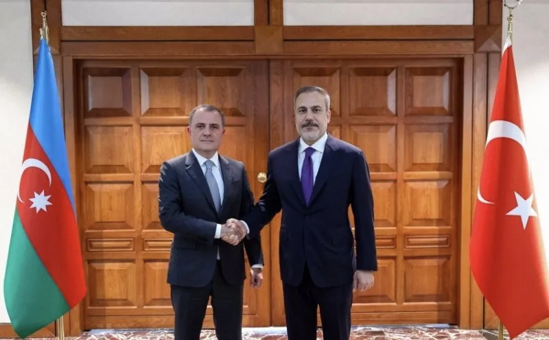 Ceyhun Bayramov Hakan Fidanla Ermənistanla sülh danışıqlarını müzakirə etdi - YENİLƏNİB