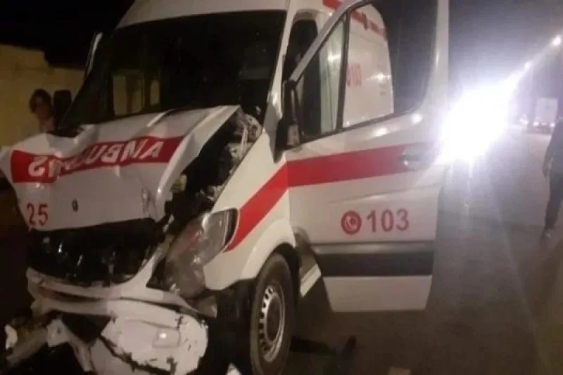 Hacıqabulda təcili yardım maşını qəzaya uğradı: ölən və yaralananlar var - YENİLƏNİB