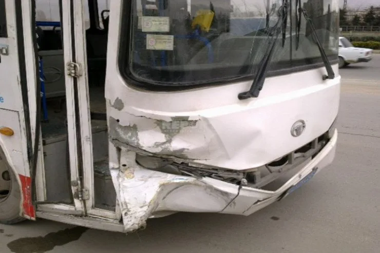Bakıda avtobus piyadanı vuraraq öldürüb