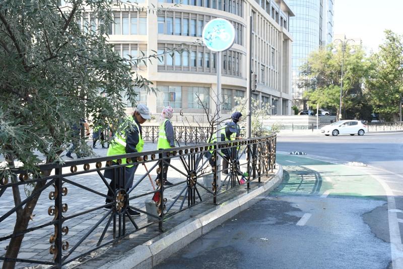 Bakının küçələrində təmizlik işləri həyata keçirilib