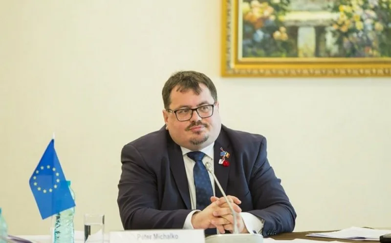 Peter Mixalko nümayəndəlik əməkdaşları ilə sağollaşıb