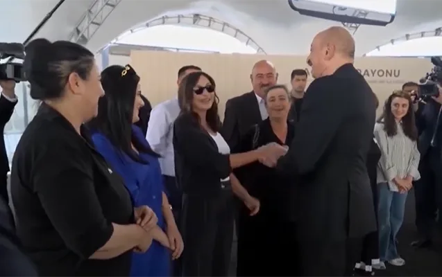 Prezidentlə xanımı arasında maraqlı zarafat - “Sən də sağ ol!” - VİDEO