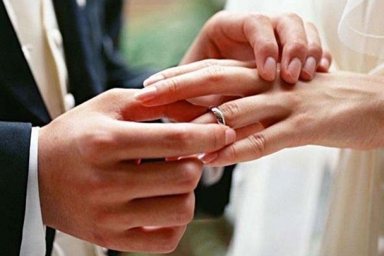 Gənc ürəklərin taleyi: Erkən nikahlarla mübarizə