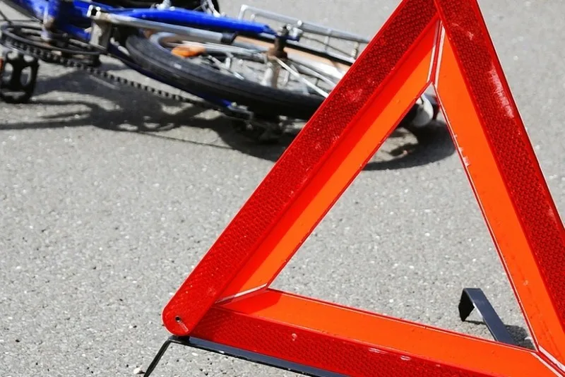 Şirvanda velosipedçini avtomobil vuraraq öldürüb