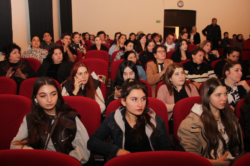 Naxçıvan Dövlət Kukla Teatrının Gəncə və Qax rayonlarına təşkil olunmuş qastrol səfəri uğurla yekunlaşıb