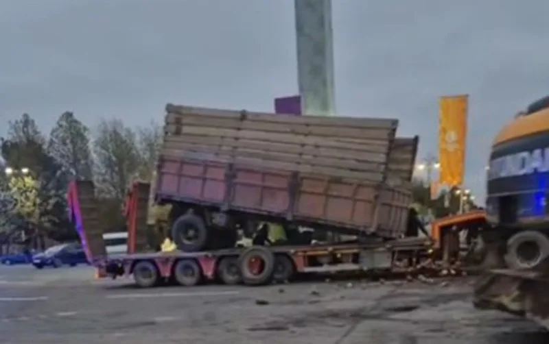 Şəkər çuğunduru ilə dolu “KamAZ” “Yevlax kruqu”na girdi - VİDEO
