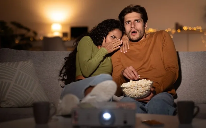 Qorxulu filmlərə baxmaq faydalı imiş