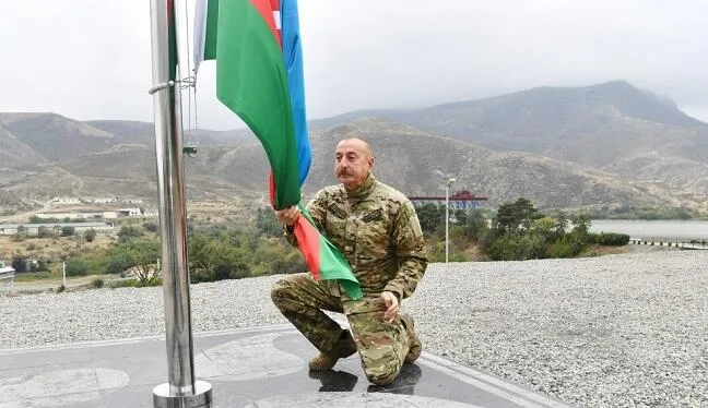 Bu gün Azərbaycanın hər bir yerində Dövlət bayrağı dalğalanır - Prezident