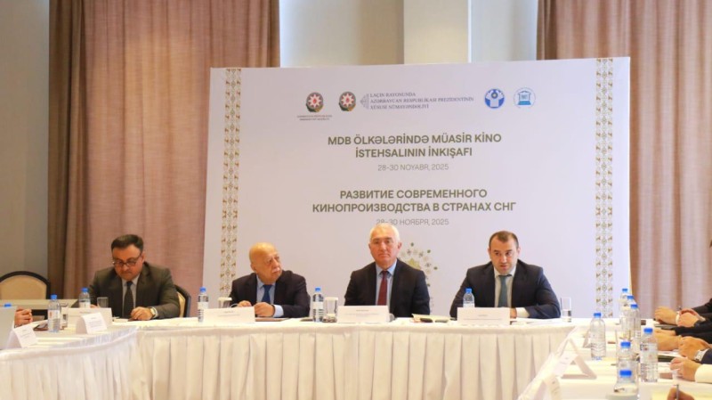 "MDB ölkələrində müasir kino istehsalının inkişafı" mövzusunda dəyirmi masa keçirilib