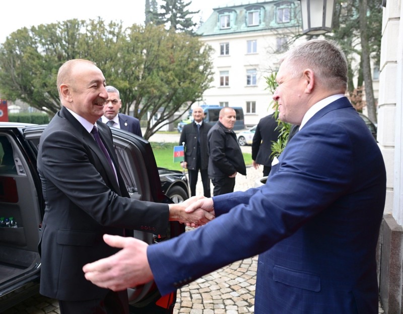 İlham Əliyevin Slovakiyanın Baş naziri ilə təkbətək görüşü olub - YENİLƏNİB