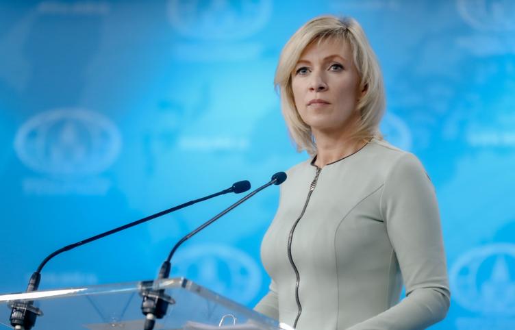 Zaxarova: Qərb Arktika ətrafındakı "buzları sındırıb"