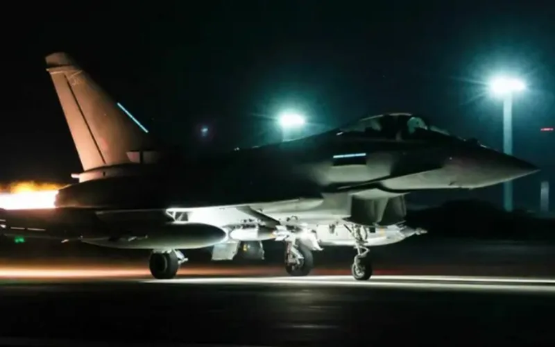 Britaniya və Fransa Suriyada İŞİD bazasına aviazərbə endirdi