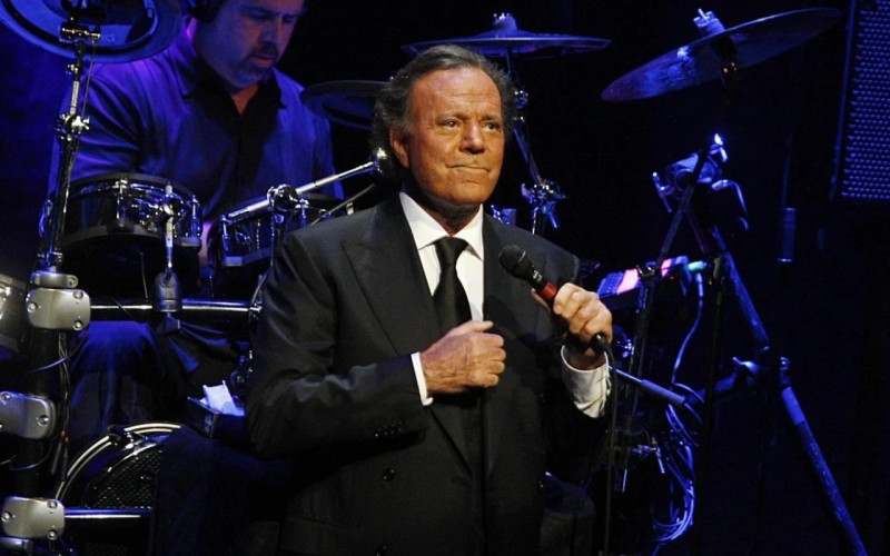 Xulio İqlesias cinsi zorakılıqda ittiham olundu