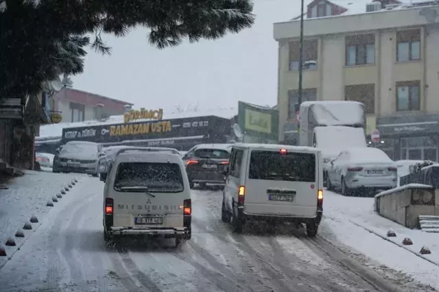 Güclü qar İstanbulda həyatı iflic etdi - FOTOLAR