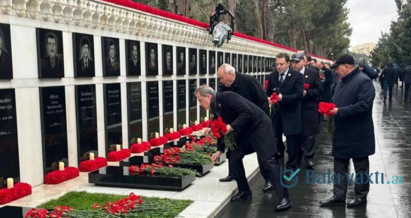 Ceyhun Bayramov Şəhidlər xiyabanını ziyarət etdi – FOTOLAR