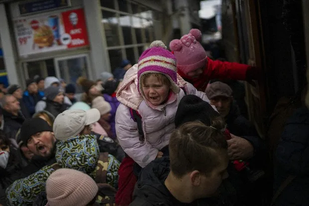 600 min insan Kiyevi tərk etdi - Mer