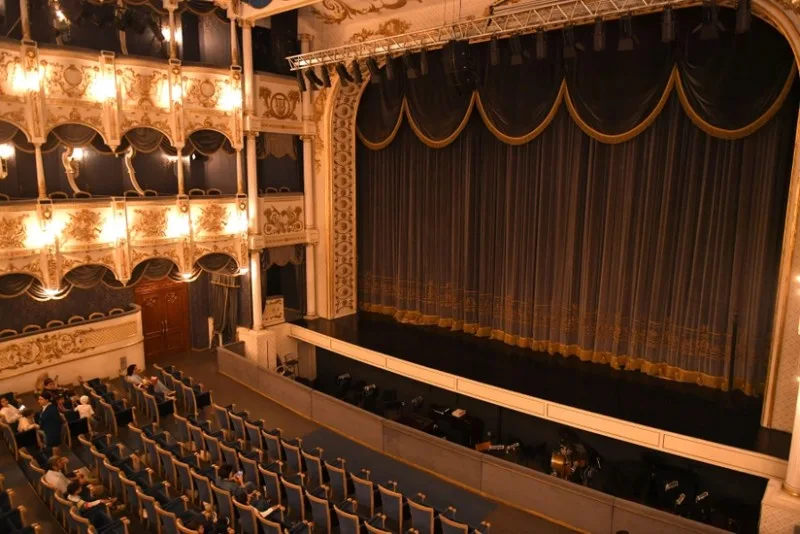Dövlət teatrlarında bu vəzifələr ləğv edildi
