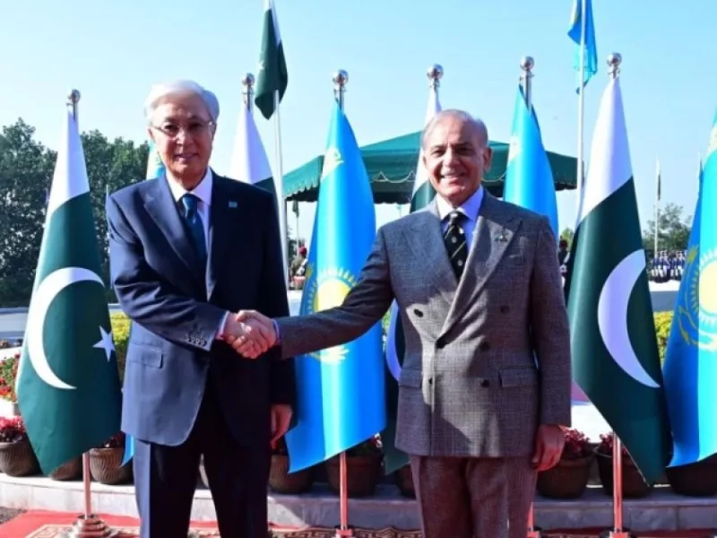 Pakistan ilə Qazaxıstan arasında 30-dan çox sənəd imzalandı