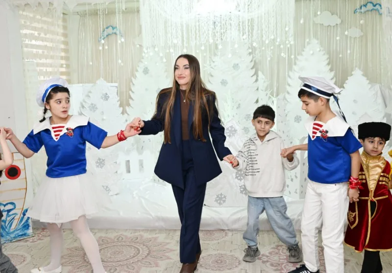 Leyla və Alena Əliyeva Gəncədə uşaq evində olublar