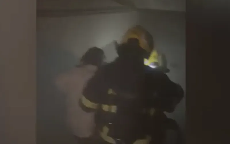 Bakıda binada yanğın: 7 nəfər təxliyə olundu -VİDEO